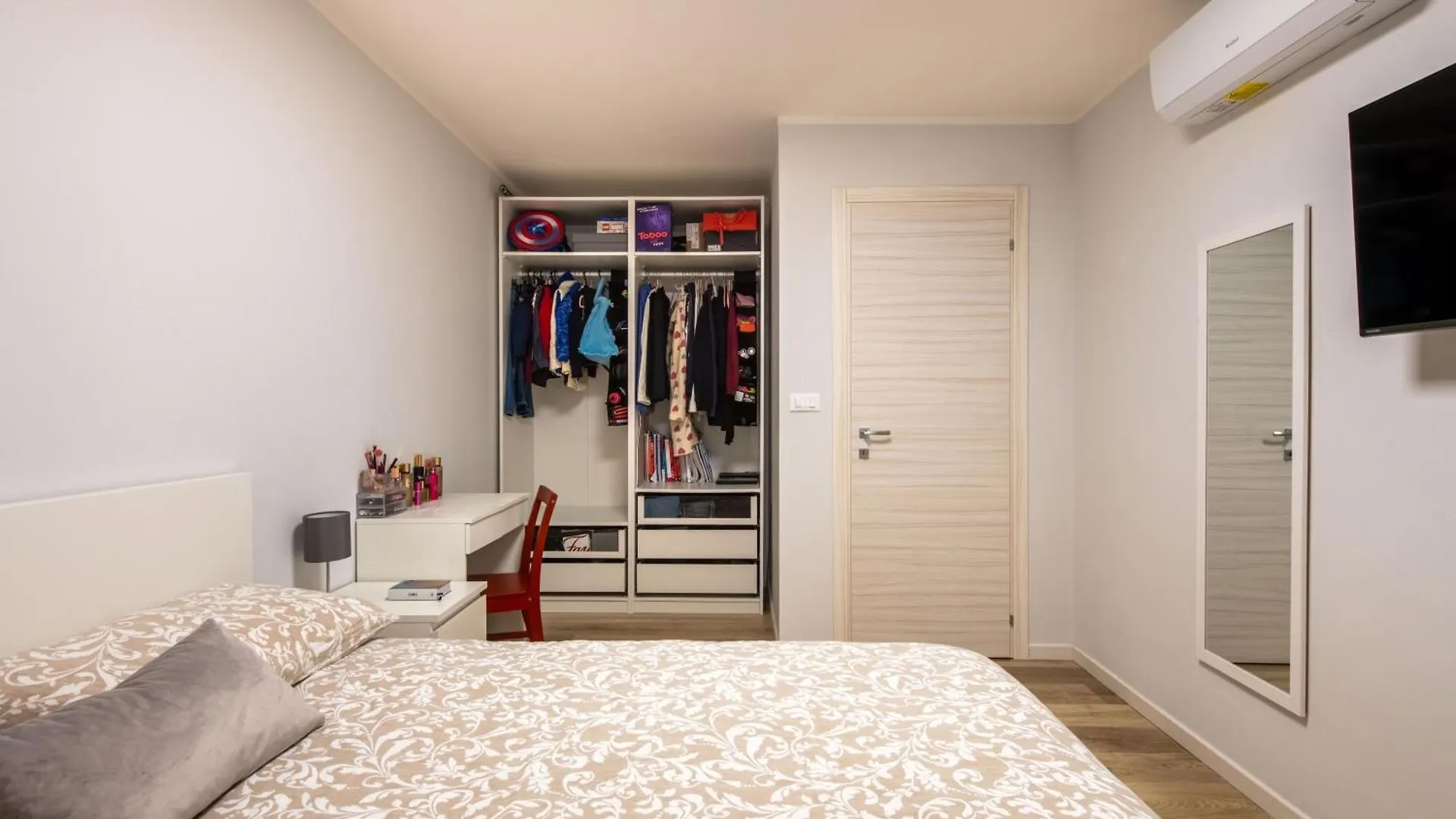Villareale Flat - Palermo City Center Free Parking Apartment