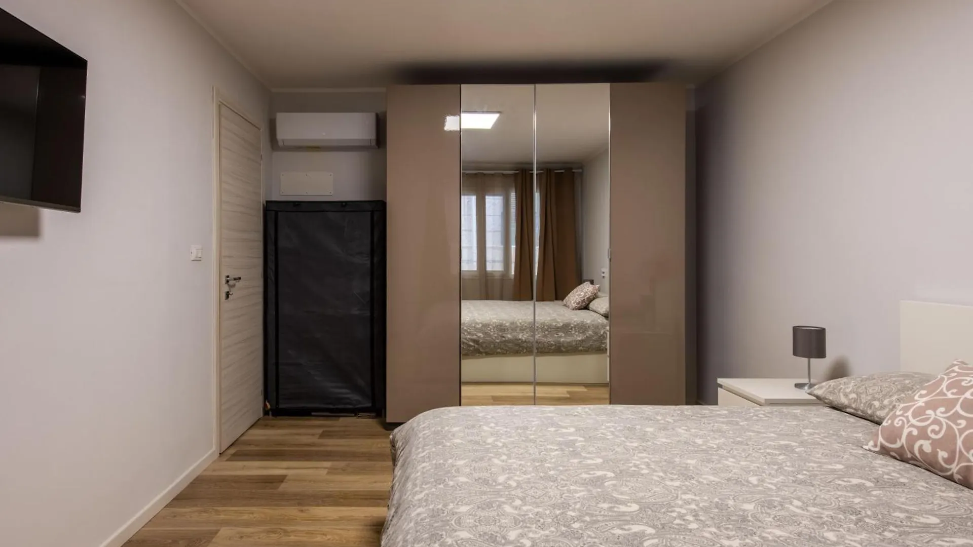 Villareale Flat - Palermo City Center Free Parking