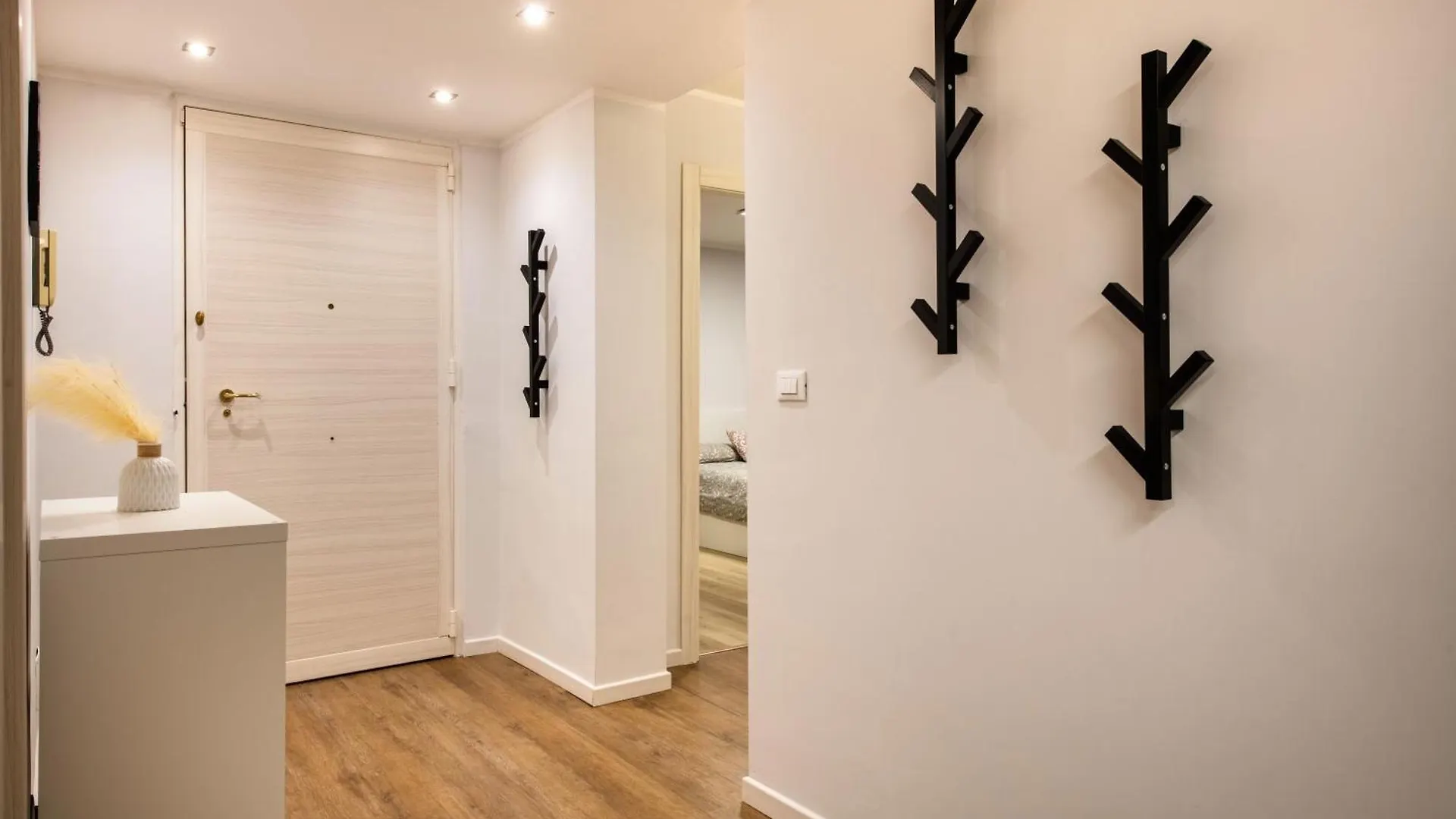Villareale Flat - Palermo City Center Free Parking Apartment