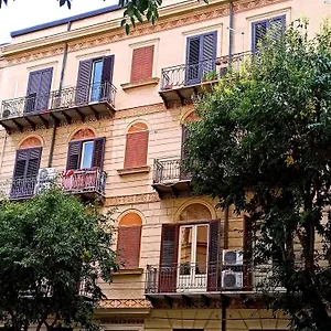Liberty Casa Mazzini 34 Palermo